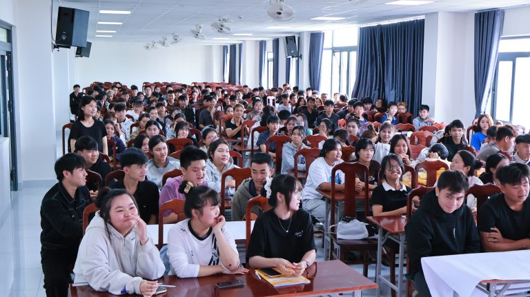K26 bắt đầu hành trình “unlock” kỹ năng mềm tại Trường Cao đẳng Bách Khoa Tây Nguyên